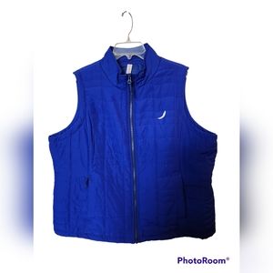 EXERTEX plus size 2X. Quilted, zip front vest.